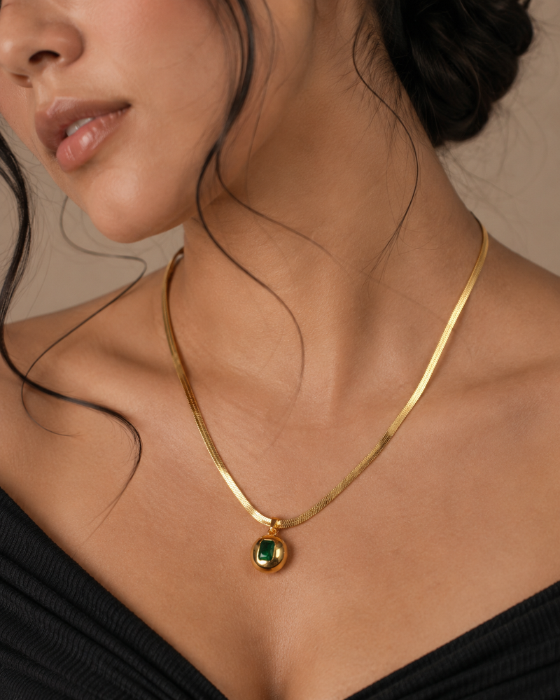 Emerald Gleam Necklace