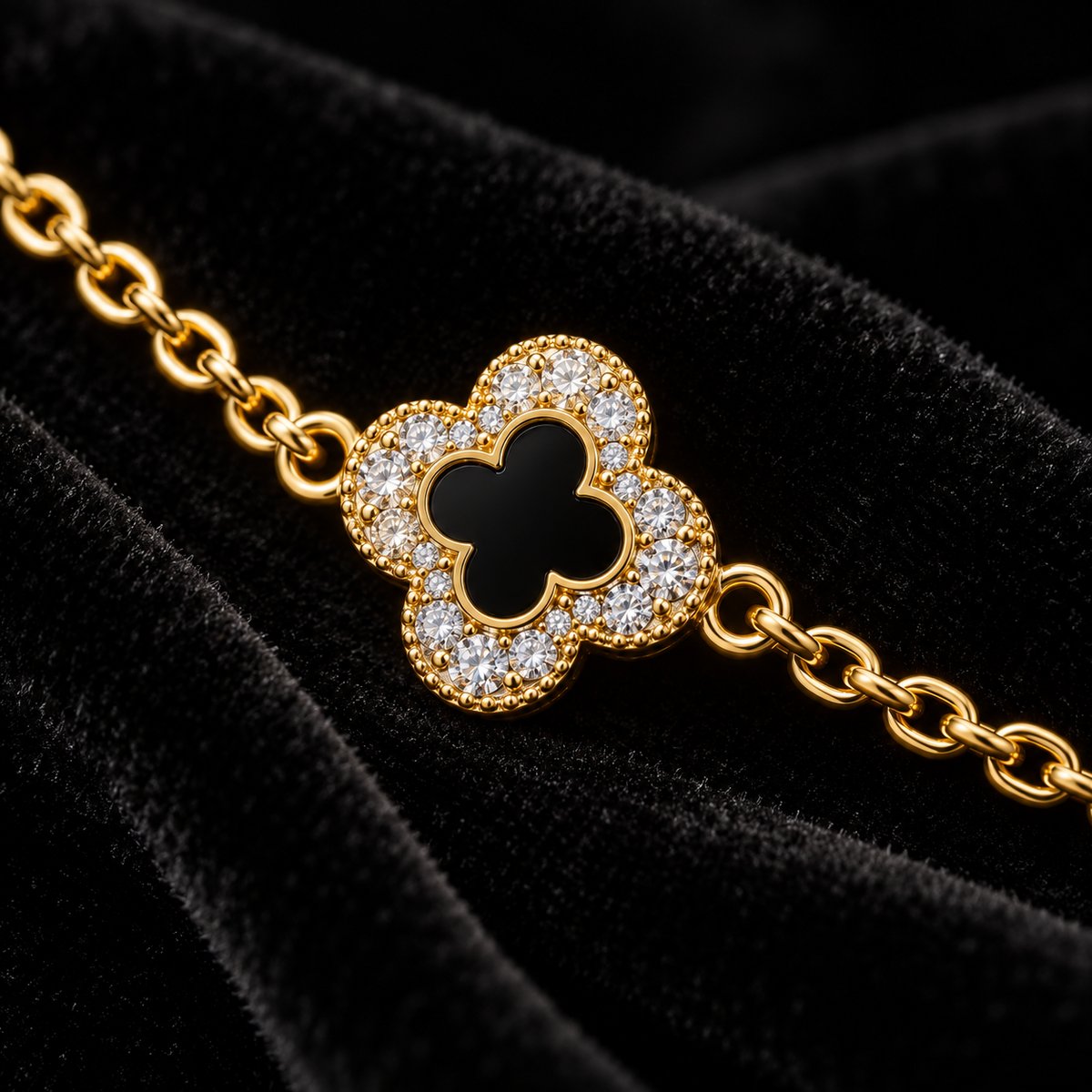Noir Clover Spark Bracelet