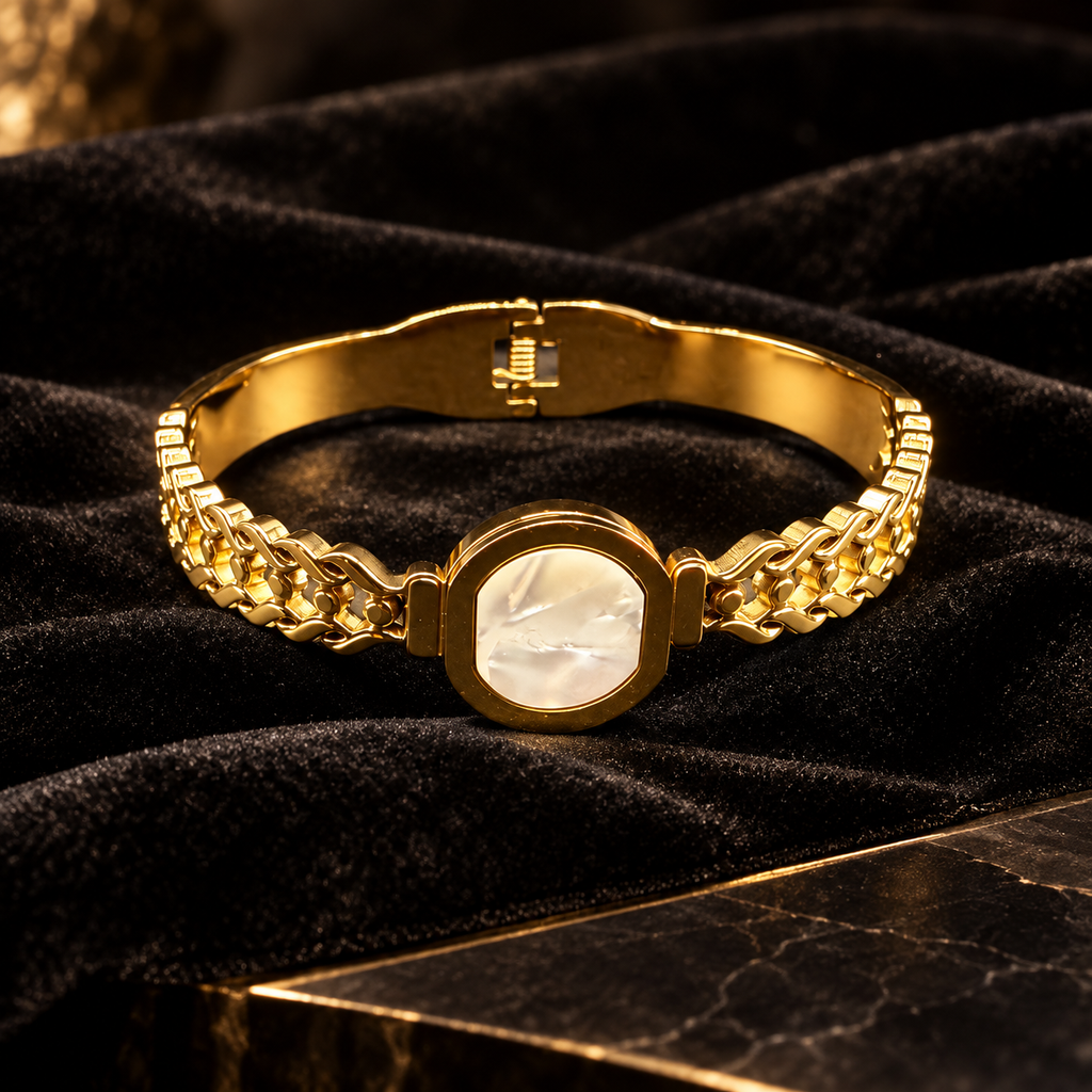 Pearl Crest Bracelet