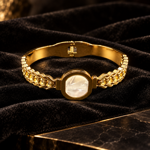 Pearl Crest Bracelet