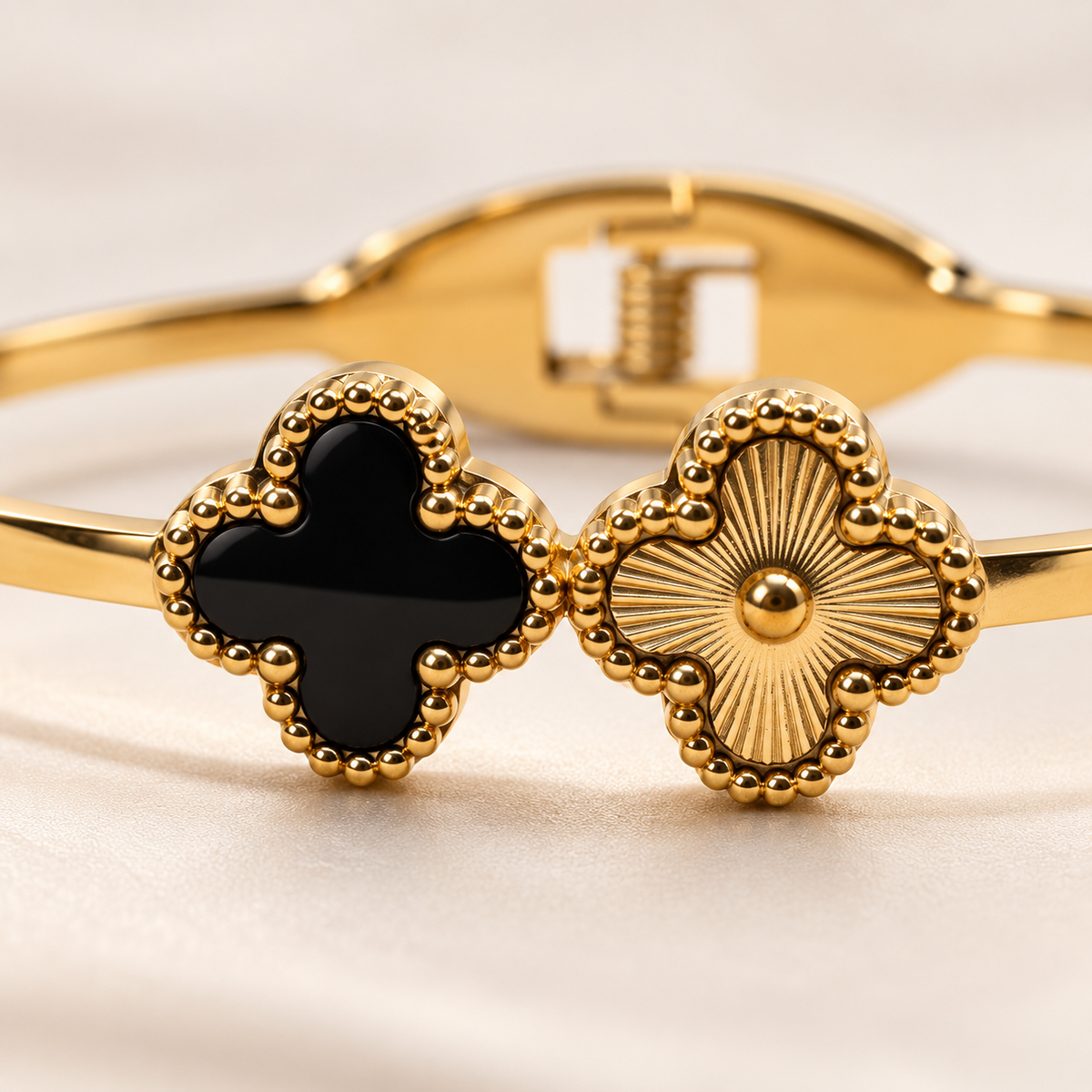 Noir Clover Bracelet