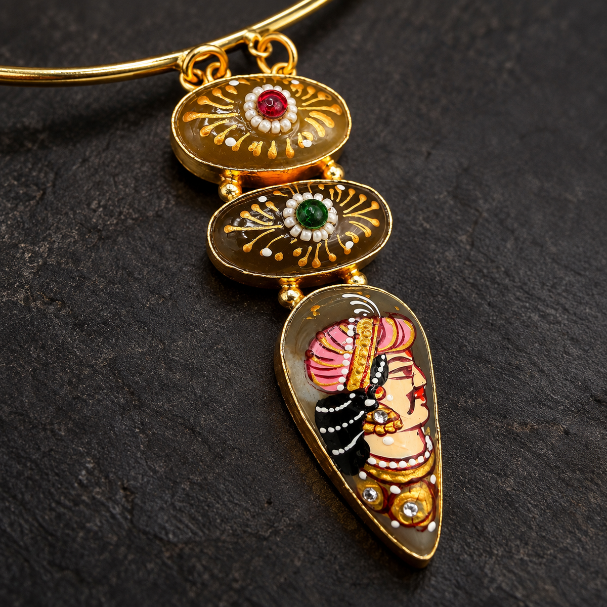 Rangrez Medallion Necklace