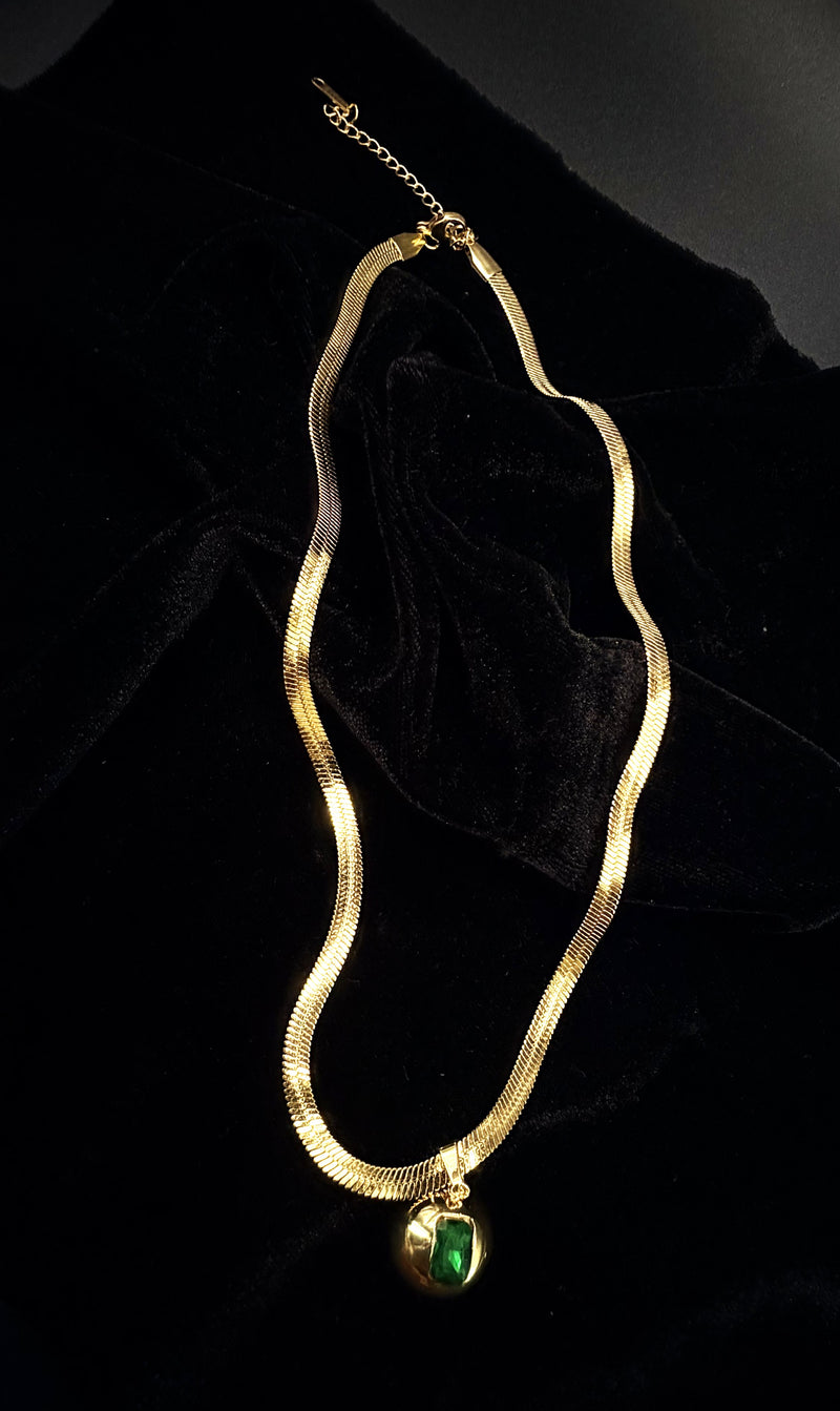 Emerald Gleam Necklace